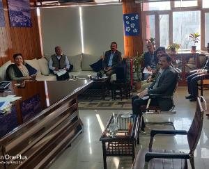 vकोविड-19 के खतरे को शून्य करने में आमजन करे सहयोग : सरवीण चौधरी