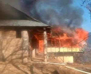 Rampur: Fire broke out in a two-storey house in Nankhadi, five people rendered homeless.