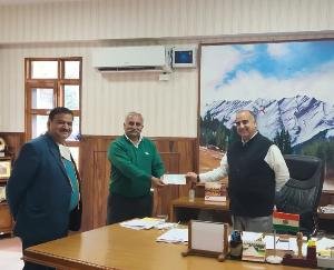 कोविड-19 रिलीफ फण्ड में किया 11 लाख रुपए का अंशदान