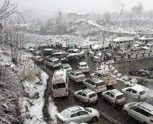 Cold hits Himachal, weather will change again after two days, know latest updates