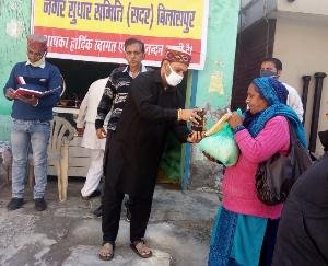  बिलासपुर की नगर सुधार समिति भी कर रही लोगों की सहायता