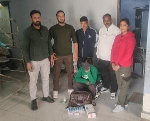 Indora: Female smuggler arrested in Bhadroya with 62.90 grams of chitta.