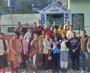 Jaisinghpur: Girls students of Jaisinghpur won 2 gold medals in Taekwondo competition in Chandigarh.