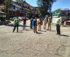 दाड़ला में महत्वपूर्ण सार्वजनिक स्थलों को किया सैनिटाइज़