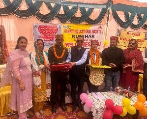 Kunihar-: Riya- who- returned- from- Italy -after- winning- a- medal- was -given- a -warm- welcome- by- the- people -of -Kunihar