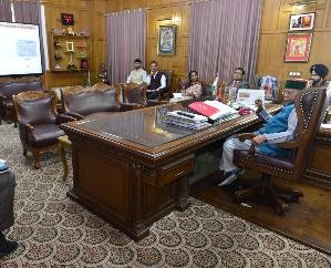 Governor reviews progress of TB elimination campaign in Himachal, emphasizes public participation and awareness