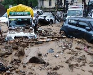 Himachal: Monsoon wreaks havoc in Mandi, orange alert for heavy rain today, know weather update