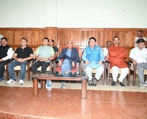  Sudhir Sharma celebrated his birthday with the disaster affected people in Thunag, will bear the expenses of Nikita's education