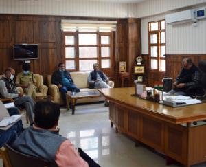 डाॅ. सैजल द्वारा जिला के सभी गावों तक उत्तम गुणवत्ता के मास्क पंहुचाने के दिए निर्देश