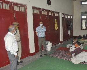 उपायुक्त ने घुमारवीं में क्वारंटाईन केन्द्र तथा अन्य स्थानों का लिया जायजा