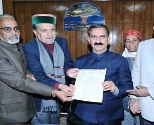 Himachal_Pensioners_medical_bills_will_be_paid_within_a_month_CM_announces