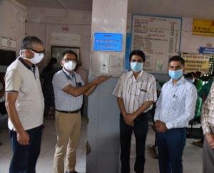 बिलासपुर अस्पताल में सेनेटाइज करने के लिए ऑटो सेंसर यंत्र की स्थापना