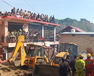 Arki_fire_incident_Search_operation_underway_with_the_help_of_NDRF_and_sniffer_dogs_5_people_still_missing