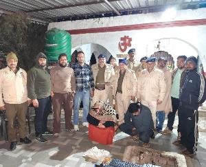 Kangra_A_woman_and_another_person_were_arrested_with_212_grams_of_hashish_in_Dhasoli_Nurpur.