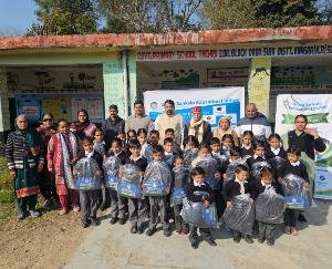 Jaswan-Pragpur_Uttam_Sankalp_Education_Limited_organized_a_mega_school_kit_distribution_program.
