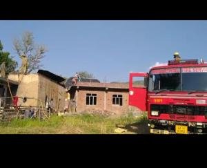 गौशाला में भड़की आग, 2 मवेशी आंशिक रूप से घायल