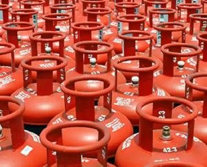 Himachal_Gas_cylinders_become_more_expensive_booking_is_in_25_days_major_changes_in_the_system