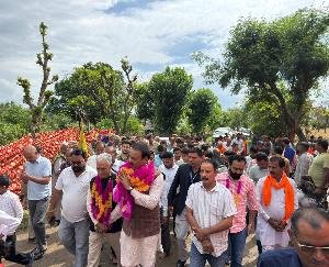 Indora: MLA Malendra Rajan inaugurated a stadium worth Rs 5 lakh in Palakh.