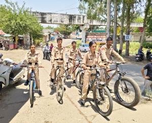Indora: Under the Fit India Movement, the NCC unit of GDC Indora organised a cycle rally.