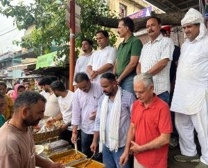  Indaura: MLA Malendra Rajan extends greetings on the occasion of Sawan; urges youth to avail benefits of the startup scheme.
