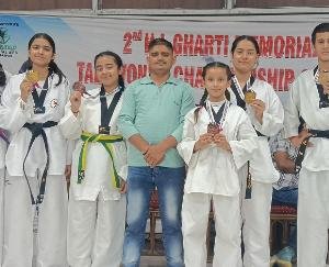  Kangra: Six students from the Taekwondo Academy, Khundian, brought glory to Himachal at a Taekwondo competition in Chandigarh.