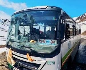Delhi-Leh bus service fills HRTC's coffers; earns ₹45 lakh.