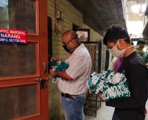 लॉक डाउन में न रहे कोई भी भूखा, सुनिश्चित बना रहे अंकुश गुप्ता व टीम