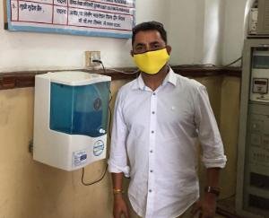 विशाल जगोता ने आटोमेटिक हैंड सेनेटाइजर मशीन की डोनेट 