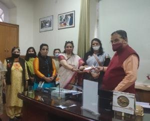 शिक्षा मंत्री ने महिला मोर्चा द्वारा चलाए जा रहे जागरूकता अभियान का किया शुभारंभ