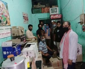 चाय की दूकान से 34 पेटी अंग्रेजी शराब बरामद
