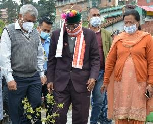राज्यपाल ने किया पौधरोपण