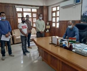 स्वास्थ्य घोटाले को लेकर राज्यपाल को सौंपा ज्ञापन