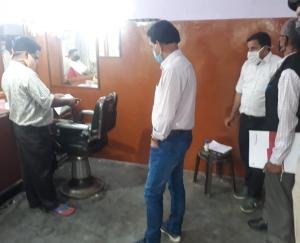 दवाई तथा बार्बर की दुकानों का किया औचक निरिक्षण