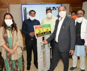 गणपति मेगा स्टोर एवं हरीश ब्रदर ने सीएम हाउस में दे 10 सैनिटाइजर मशीनें