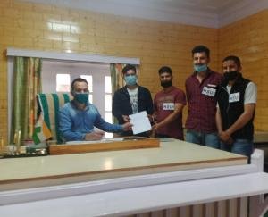 एनएसयूआई ने तहसीलदार के माध्यम से मुख्यमंत्री को सौंपा ज्ञापन