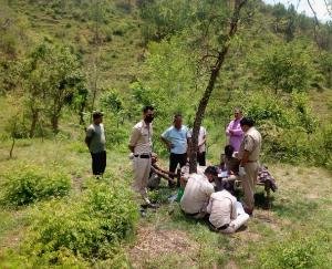 50 वर्षीया महिला ने फंदा लगाकर की आत्महत्या