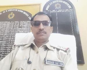 बिना मास्क घूम रहे 8 लोगों के काटे चलान