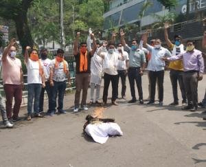 भाजयुमो ने जलाया चीन के राष्ट्रपति का पुतला 