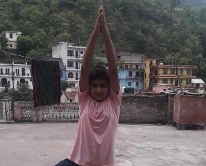 योग दिवस पर नवज्योति स्कूल के सभी बच्चों ने अपने अपने घर में किया योग