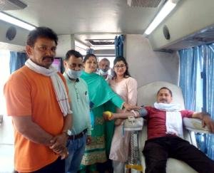  परमार्थम संस्था ने किया रक्तदान शिविर का आयोजन