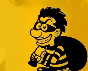 रात को खड़े वाहनों से बैटरी, तेल चोरी की घटनाओं से लोग परेशान