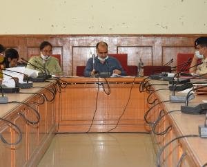 उपायुक्त ने सभी विद्यालयों में सूचना पट्ट पर छात्रवृत्ति योजनाओं की जानकारी अंकित करने के दिए निर्देश