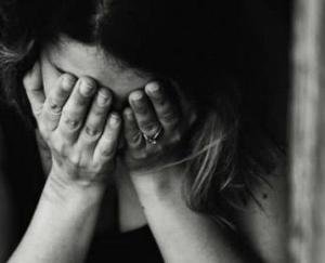 ससुर ने बेरहमी से अपनी बहु को पीटा, अस्पताल में भर्ती