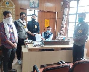 ABVP ने छात्र मांगो को लेकर परिक्षा नियंत्रक को सौंपा ज्ञापन