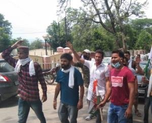 युवा कांग्रेस ने तेल की कीमतों में वृद्धि को लेकर किया प्रदर्शन