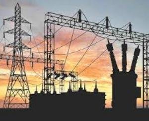 बिजली की समस्या से ग्रामीण परेशान, प्रशासन नहीं निकाल रहा कोई समाधान