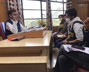ABVP ने परीक्षा नियंत्रक को स्नातकोत्तर परीक्षा फार्म की अंतिम तिथि बढ़ाने के लिए सौंपा ज्ञापन