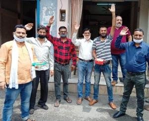 राजेन्द्र गर्ग को कैबिनेट में स्थान मिलने पर भाजपाईयों ने बांटी मिठाइयां 