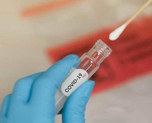 रक्षाबंधन पर राखी बांधने पहुंची बहन निकली कोरोना पॉजिटिव