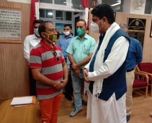 घायल डिप्टी रेंजर की सरकार करेगी हर संभव मदद : राकेश पठानिया 